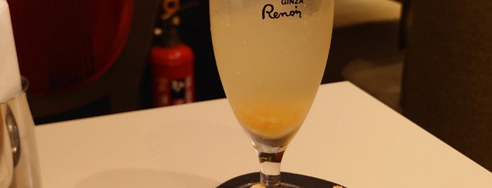 喫茶室ルノアール is one of カフェ.