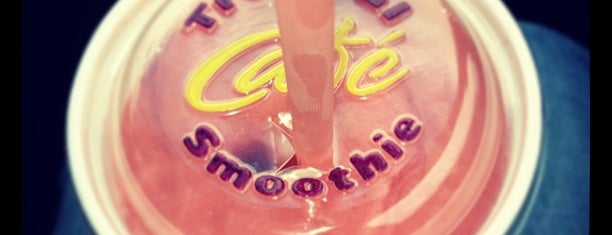 Tropical Smoothie Cafe is one of Nom nom.