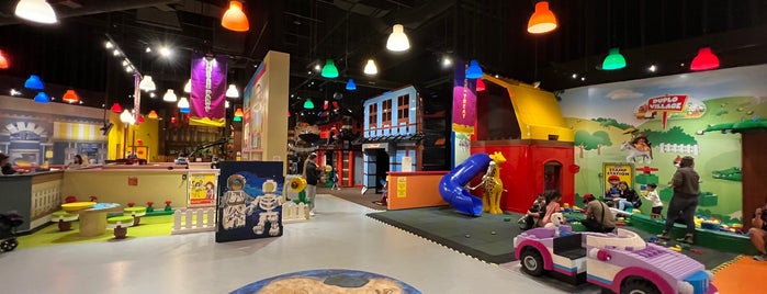 LEGOLAND Discovery Centre Toronto is one of Canada.