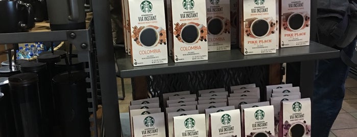 Starbucks is one of Posti che sono piaciuti a huskyboi.