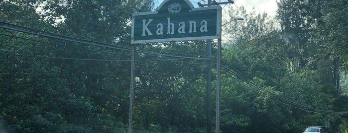 Kahana Bay is one of Oahu.