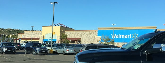 Walmart Supercenter is one of Lugares favoritos de Paulina.