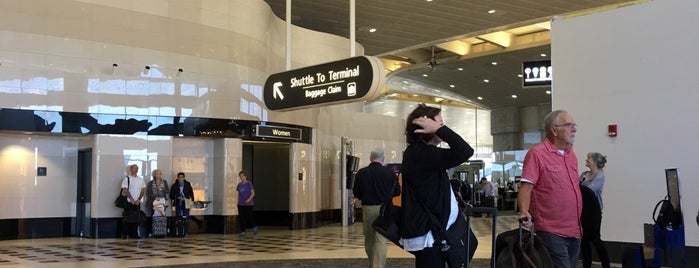 TSA PreCheck Terminal A is one of Lugares favoritos de Mike.
