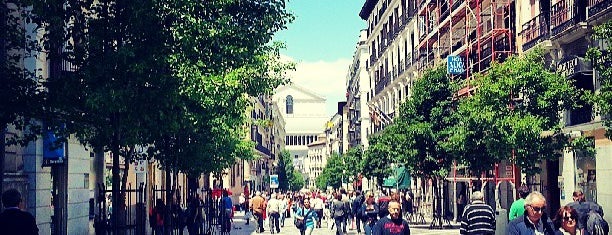 Calle Arenal is one of Visitas sin falta.