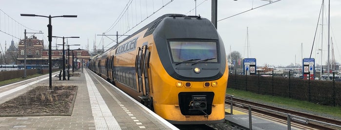 Intercity Enkhuizen - Amsterdam Centraal is one of Openbaar vervoer.