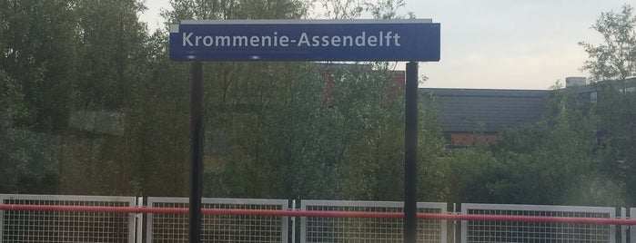 Station Krommenie-Assendelft is one of Treinstations Noord Holland.