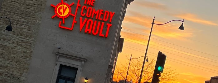 The Comedy Vault is one of สถานที่ที่ Chris ถูกใจ.