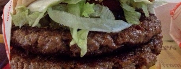 Fatburger is one of Locais curtidos por Tianpao.