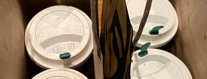 Starbucks is one of nong@Ik'ın Beğendiği Mekanlar.