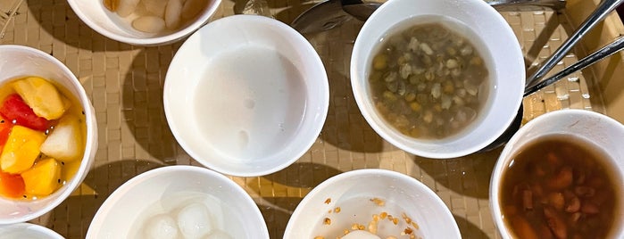 Chè Mệ Tôn Đích Cửa Thượng Tứ is one of Huế's Food and Beverage.