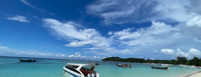 Bandhaya Beach is one of Thailand.