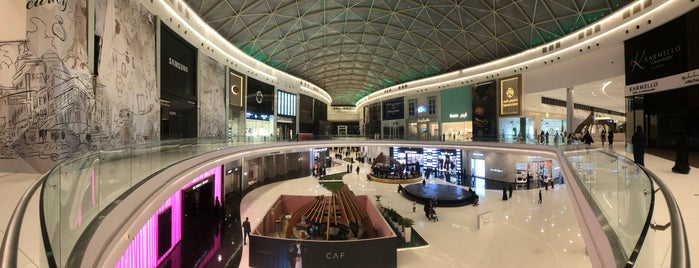 Riyadh Park Mall is one of Lugares favoritos de Yazeed.