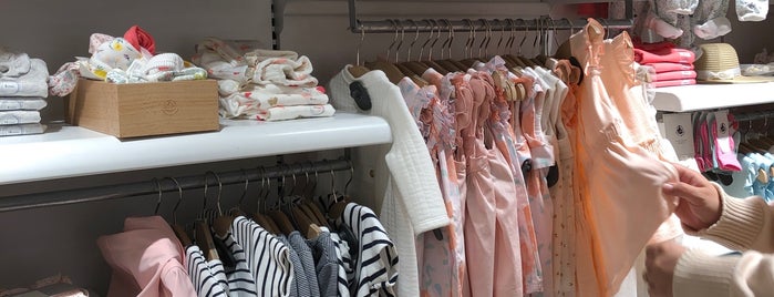 Petit Bateau is one of Chelsea places.