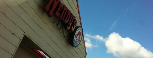 Wendy’s is one of Locais curtidos por Elizabeth.