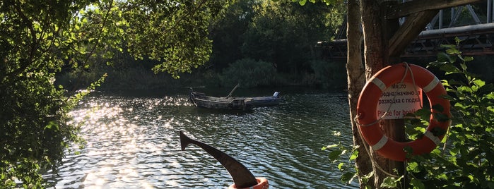 Разходка с лодка по река Велека is one of Радикално айляшка почивка.