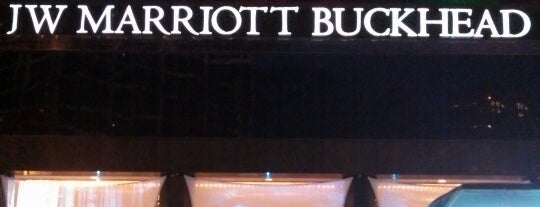 JW Marriott Executive Lounge is one of Locais curtidos por Chester.