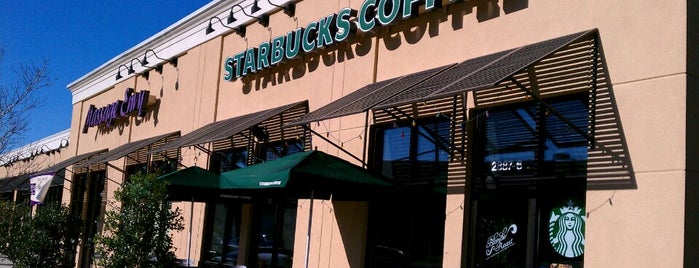 Starbucks is one of Locais salvos de Erin.