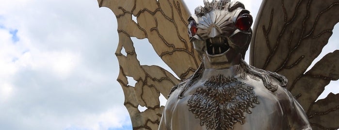 Mothman Statue is one of Corey'in Beğendiği Mekanlar.