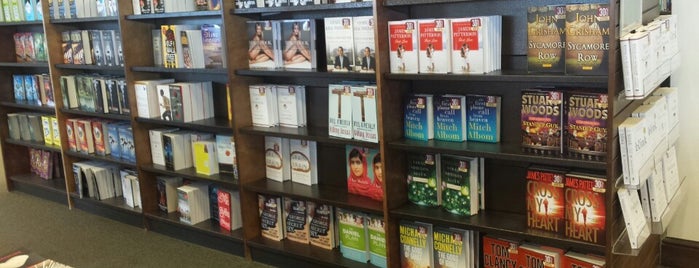 Barnes & Noble is one of Lugares favoritos de Bill.