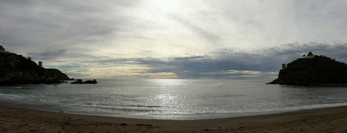 Playa Rosa Careyes is one of Orte, die Cristina gefallen.