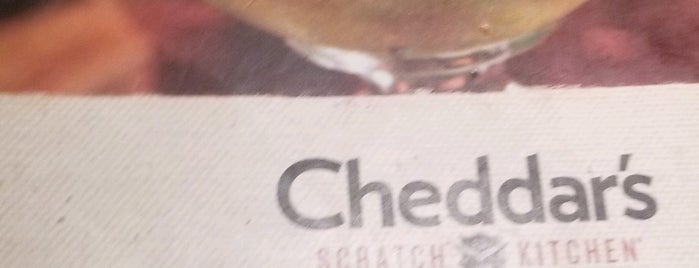 Cheddar's Scratch Kitchen is one of Chay'ın Beğendiği Mekanlar.
