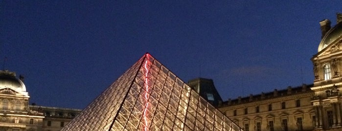 Louvre Pyramid is one of Paris.
