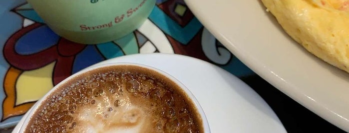 Urth Caffé is one of Posti che sono piaciuti a H & N.