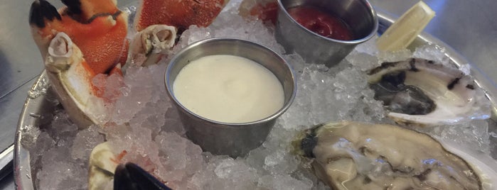 SELECT Oyster Bar is one of The 15 Best Places for Oysters in Back Bay, Boston.