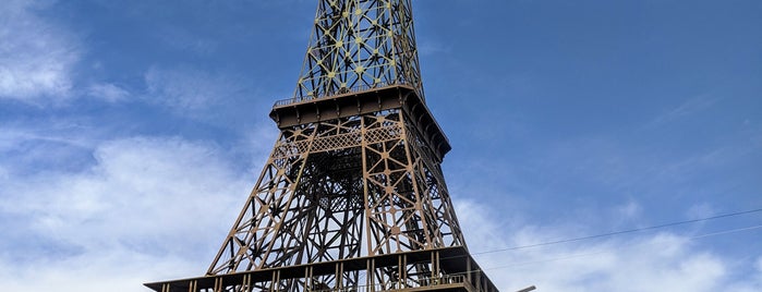 Torre Eiffel is one of Andrésさんのお気に入りスポット.