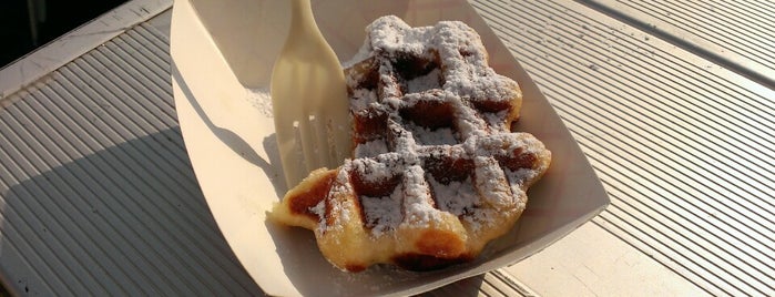 Waffle Van is one of Saint Paul Street Food.