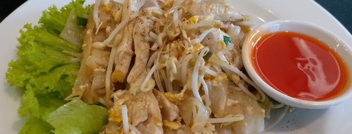 ก๋วยเตี๋ยวไก่แม่ศรีเรือน is one of Yodpha : понравившиеся места.