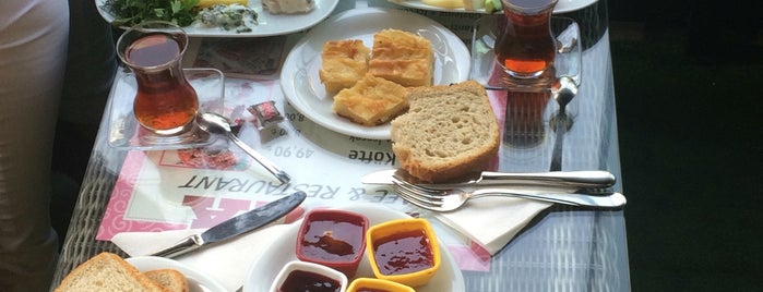 Doğa Cafe & Restaurant is one of Balıkesir Cafeler.