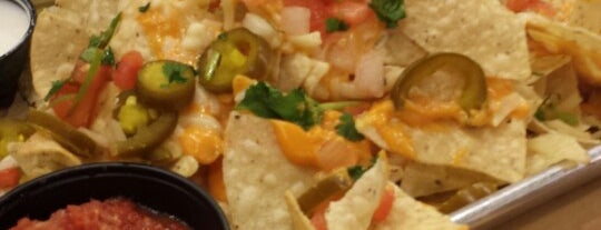Mucho Burrito Fresh Mexican Grill is one of Posti che sono piaciuti a Joe.
