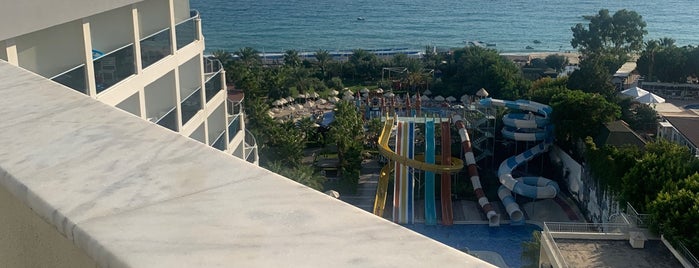 Sea Planet Spa & Resort Hotel Beach Bar is one of Antalya.