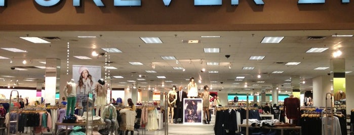 Forever 21 is one of PHX Shopping in The Valley.