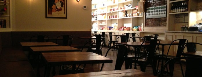 Le Moulin A Cafe is one of Lugares guardados de Justin.