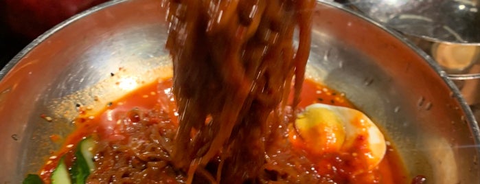 韓国炭火焼肉専門店ナンマンゴギ is one of 韓国料理.