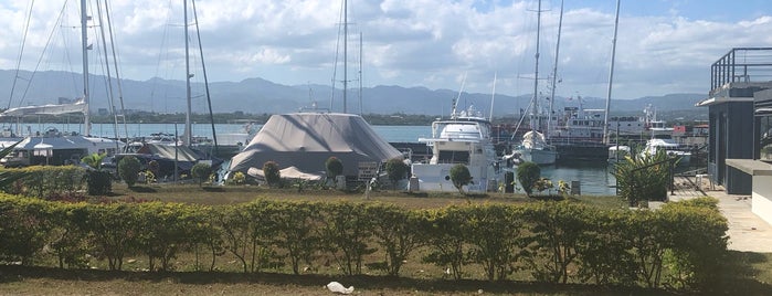 Cebu Yacht Club is one of G'ın Beğendiği Mekanlar.
