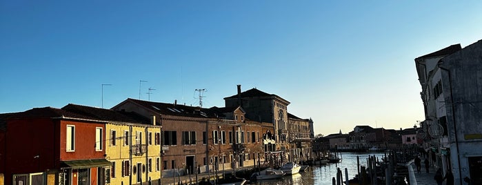 Murano Pier is one of Vce.