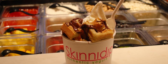 Skinnidip Frozen Yogurt is one of สถานที่ที่ Star ถูกใจ.