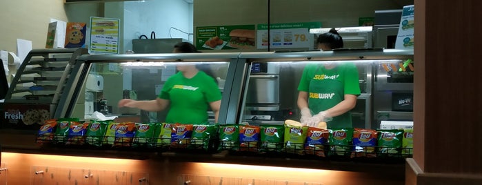 Subway is one of Celalさんのお気に入りスポット.