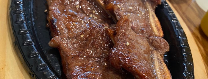 Han Joo is one of Cheap Eats 2011: Meatlovers' Queens.