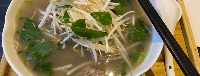 Pho Best is one of Posti salvati di Kimmie.