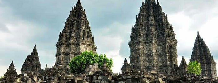 Candi Prambanan (Prambanan Temple) is one of Lugares favoritos de Torzin S.