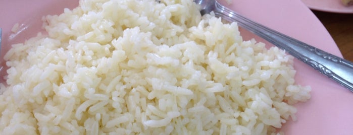 Thien Thien Chicken Rice, Gadong is one of Posti che sono piaciuti a Torzin S.