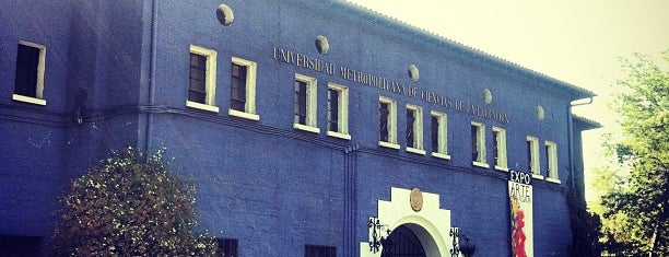 Universidad Metropolitana de Ciencias de la Educación (UMCE) is one of Lugares favoritos de Cristina.