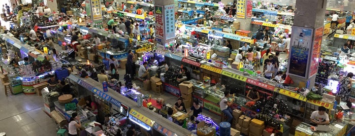 Huaqiang Electronics Market is one of Shenzhen.