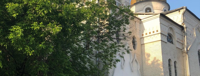 Церковь Покрова Покровско-Успенской старообрядческой общины is one of 100 примечательных зданий Москвы.