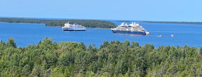 Visitor Centre Viewing Tower is one of Ontario.