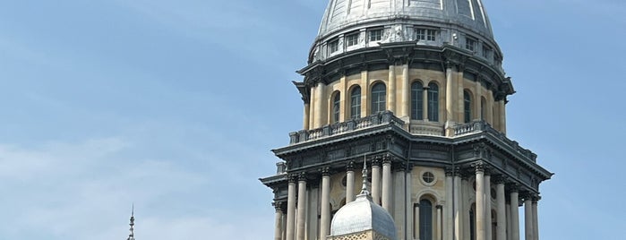 Illinois State Capitol is one of State Capitols.